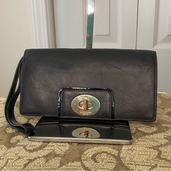 Kate Spade Black Leather Wallet Wristlet - Picture 1 of 6